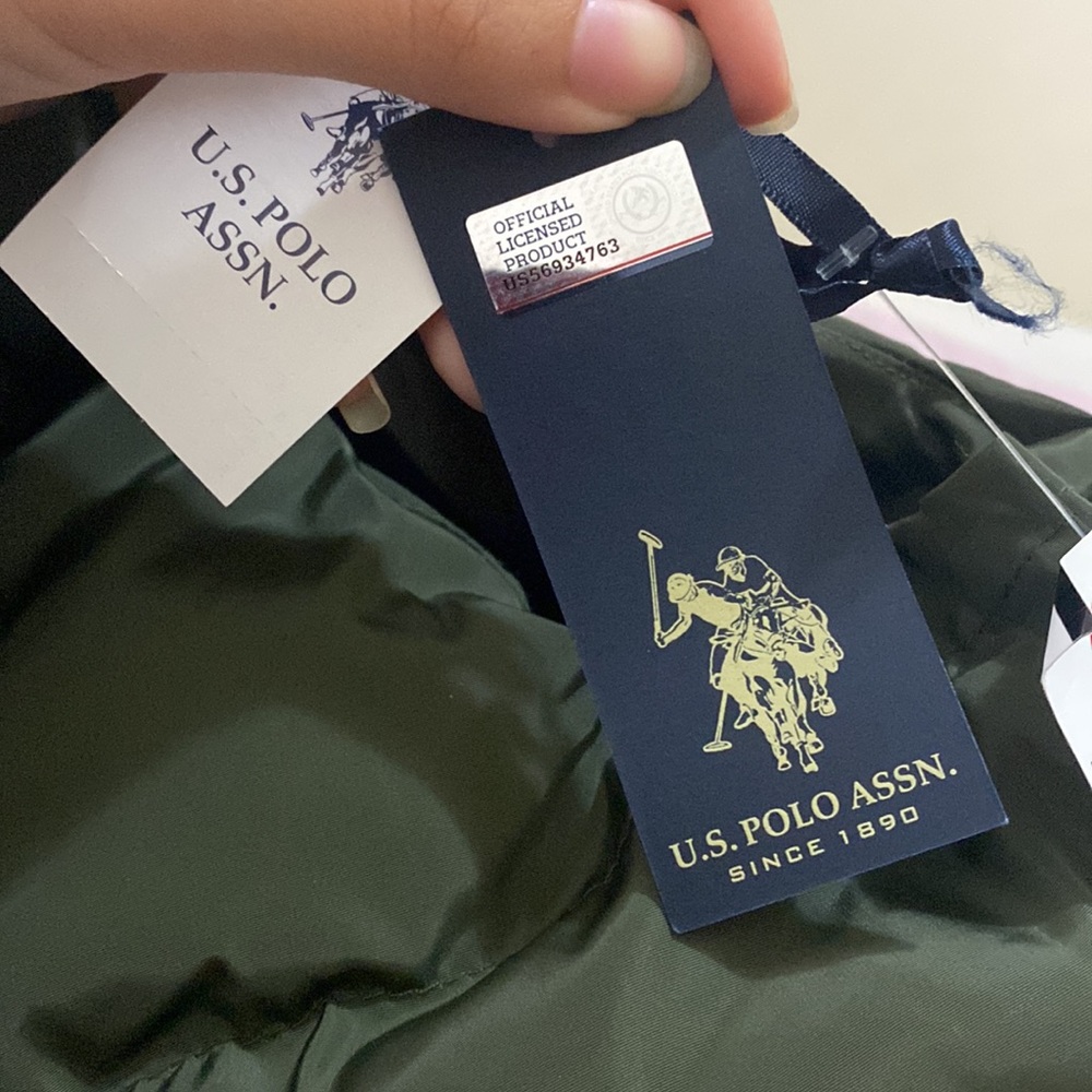 Vest - Picture 6 of 7